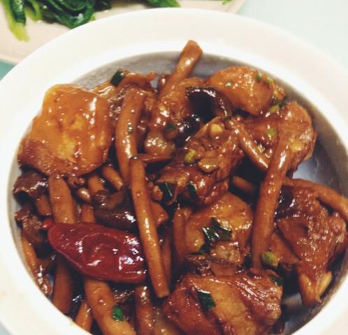 茶树菇烧排骨怎么做？步骤和技巧有哪些？  第2张