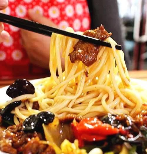 蒜苔肉丝捞面怎么做？步骤详解和常见问题解答？