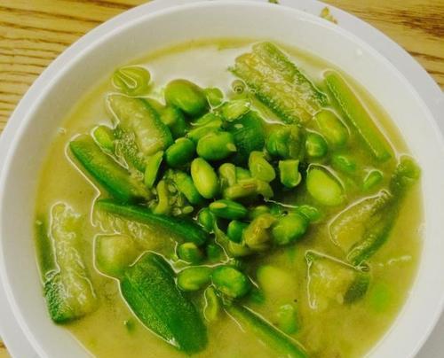 清淡丝瓜汤怎么做？有哪些健康益处？