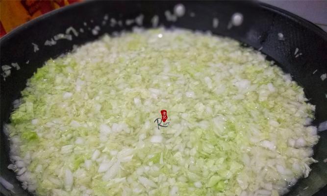 白菜梆子炒肉丝的做法详解（家常美食）