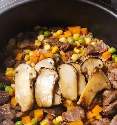 如何做出美味的青红椒牛肉饭（简单易学）