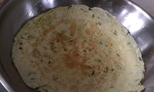 宝宝鸡蛋饼的做法（妈妈必备）