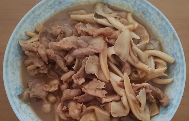 瘦肉炒蘑菇怎么做？步骤和技巧有哪些？