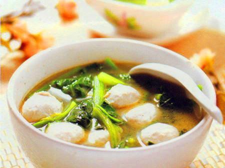 健康美味，菠菜鸡蛋丸子汤的制作（家庭厨房也能轻松做）