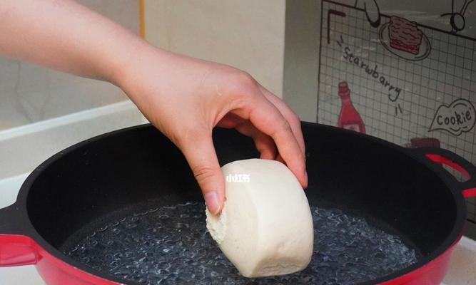 如何利用剩馒头做出美味佳肴？剩馒头的创意吃法有哪些？  第3张