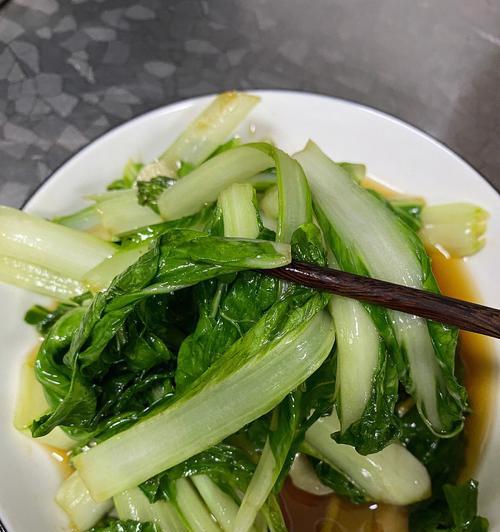 猪油炒小白菜的做法是什么？如何炒出鲜嫩可口的小白菜？