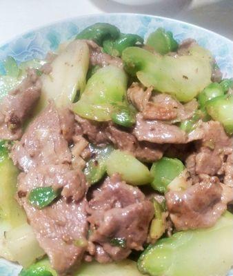 肉片炒儿菜的做法是什么？如何炒出鲜嫩可口的儿菜？  第2张