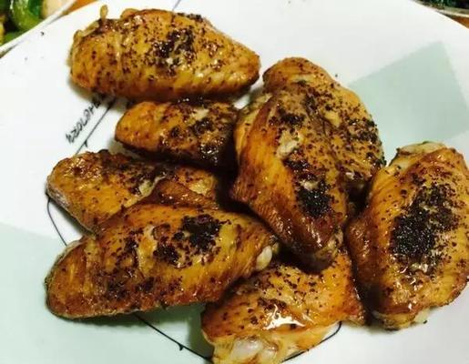 茶香鸡翅，美味的家常菜（茶香与鸡肉的完美结合）