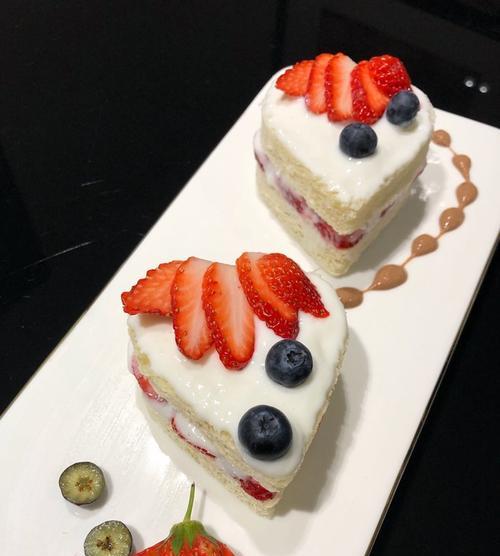 草莓盒子蛋糕的制作方法（让你轻松做出美味的草莓盒子蛋糕）