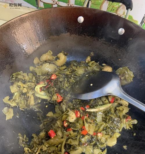 酸菜鱼怎么在家做？自己做酸菜鱼的步骤和技巧是什么？  第2张