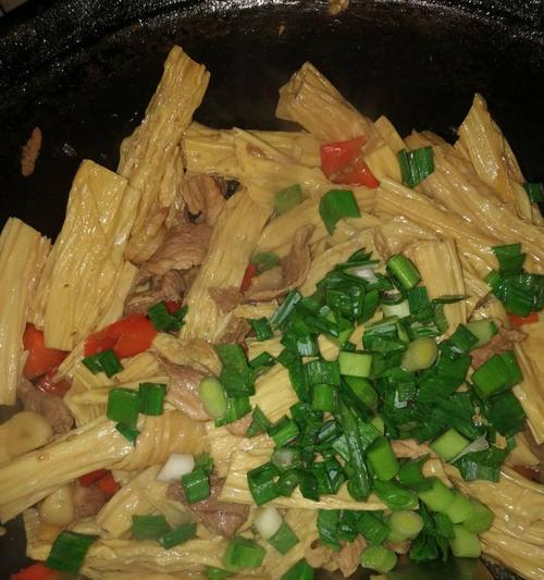 肉炒腐竹的做法是什么？如何炒出美味的肉炒腐竹？