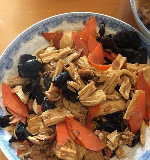 肉炒腐竹的做法是什么？如何炒出美味的肉炒腐竹？  第2张