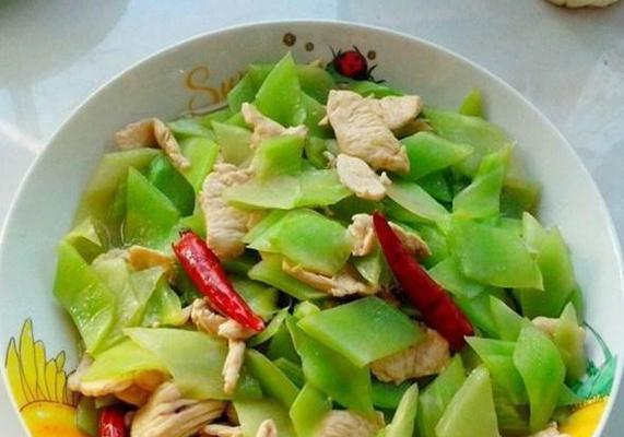 白萝卜小炒肉怎么做？有哪些步骤和技巧？