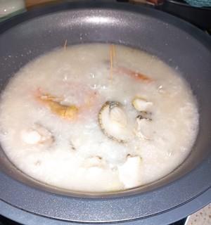以鲍鱼鸡粥为主角的美味佳肴（用简单的食材烹制高级口感）