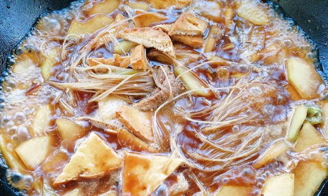 猪肉粉条炖冬瓜怎么做？步骤和技巧有哪些？