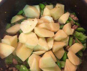 长豆角米饭的做法是什么？如何做出美味的长豆角米饭？