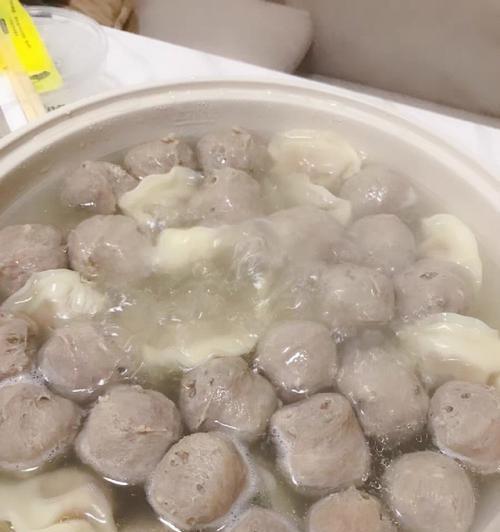 自制牛肉丸，健康美味从你手开始（手把手教你制作健康又美味的牛肉丸）