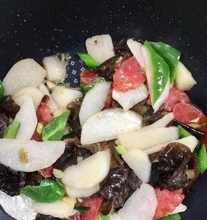 美味青椒木耳炒火腿（健康营养）