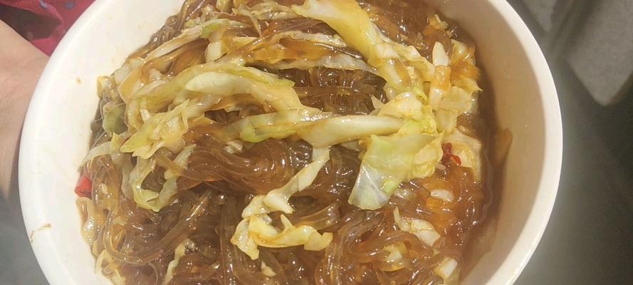包菜粉条肉的做法（家庭美食大盘点）