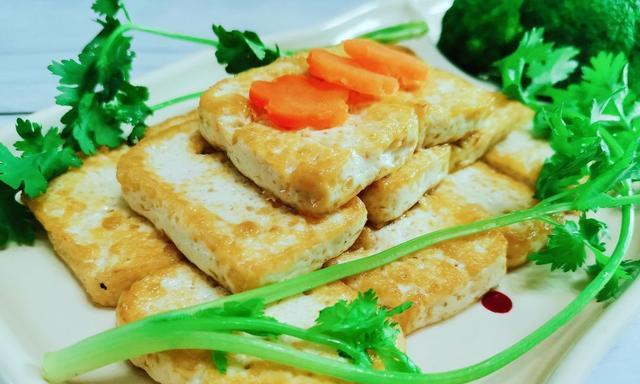 沾汁豆腐的做法（美味又健康的素食佳肴）  第1张