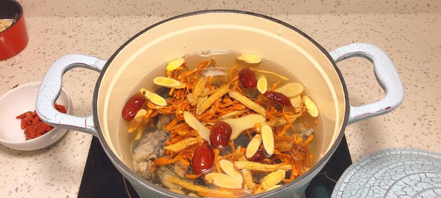瓦罐虫草乌鸡汤怎么做？有哪些步骤和注意事项？  第3张