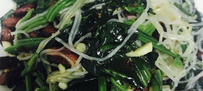 花生菠菜拌餐食（健康又美味的佳肴）