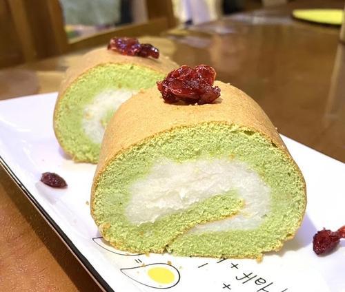 以波菜汁蛋糕卷为主角的美味蛋糕烘焙（做法详解）