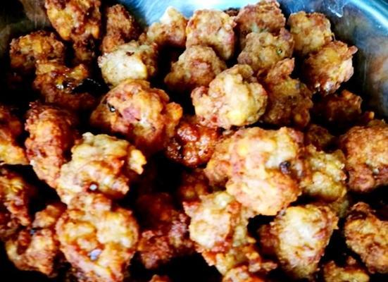 如何制作美味炸肉丸（教你用简单的材料制作出口感鲜美的炸肉丸）