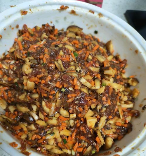 美味猪肉韭菜香菇饺子的制作秘籍（做法详解）
