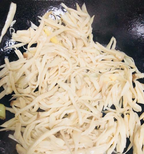 彩椒烩杏鲍菇的做法是什么？步骤详细吗？