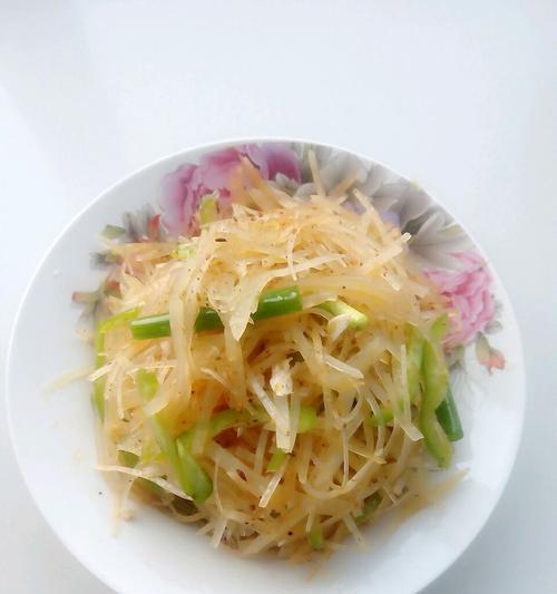 双椒土豆丝怎么做？步骤和技巧有哪些？