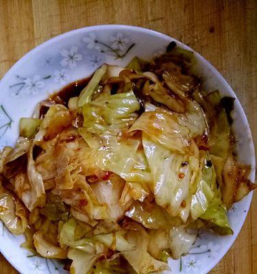 烧肉炒卷心菜怎么做？步骤和技巧有哪些？  第2张