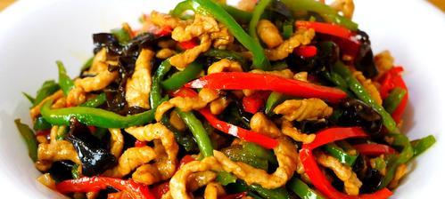 轻松做便当——青椒肉丝玉子烧（健康营养）