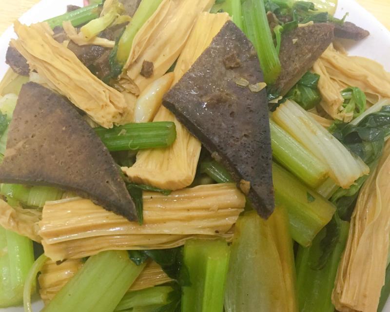 猪肝芹菜汤的做法是什么？如何做出美味又营养的猪肝芹菜汤？  第2张