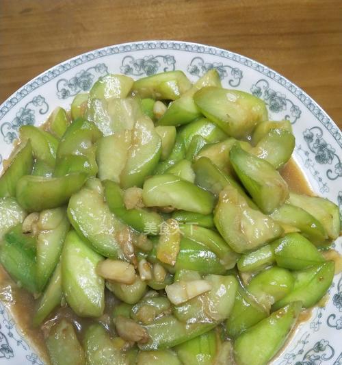 丝瓜百合炒紫甘蓝怎么做？步骤和技巧有哪些？  第2张