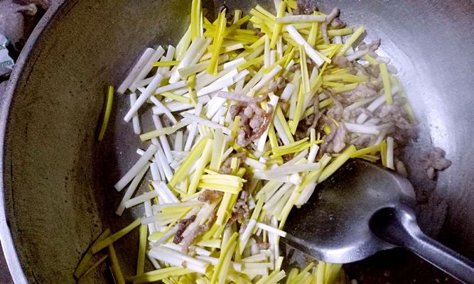 肉丝烩彩头怎么做？步骤和技巧有哪些？  第3张
