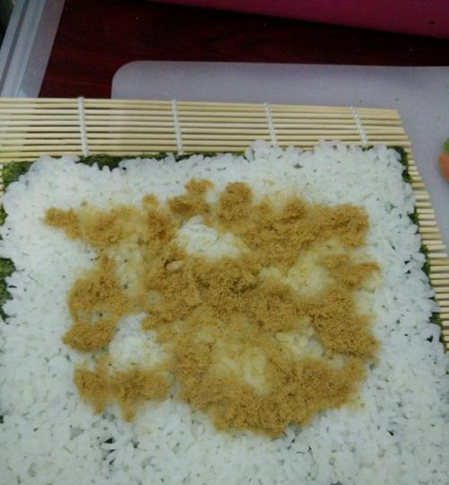 肉松香蕉黄瓜寿司怎么做？步骤和材料有哪些？  第3张