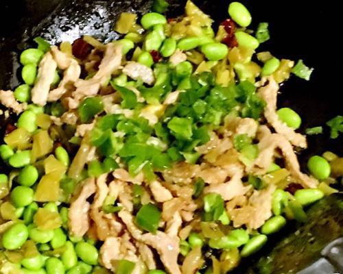 青椒毛豆怎么做？有哪些简单易学的家常做法？