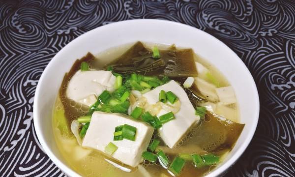 白豆腐瘦肉汤怎么做？有哪些步骤和技巧？