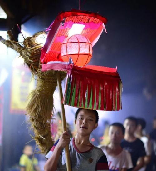 正月十五闹元宵翡翠莲花灯怎么做？步骤和材料有哪些？  第2张