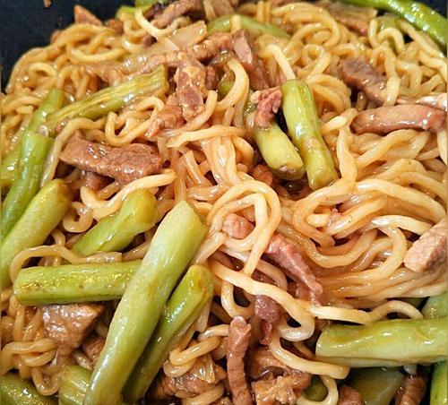 自家豆角焖面怎么做？步骤和技巧有哪些？