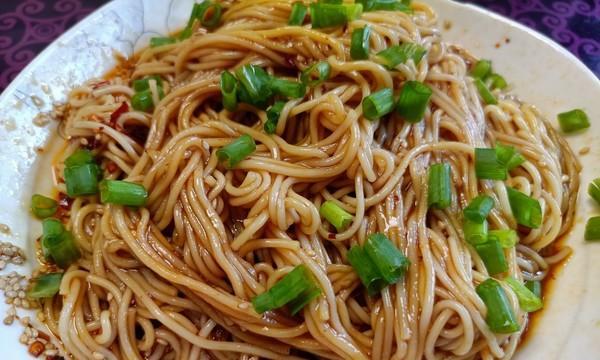 蒜香葱油拌面怎么做？详细步骤和技巧是什么？  第3张