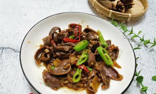 青椒炒鸡胗怎么做？步骤详细吗？  第3张