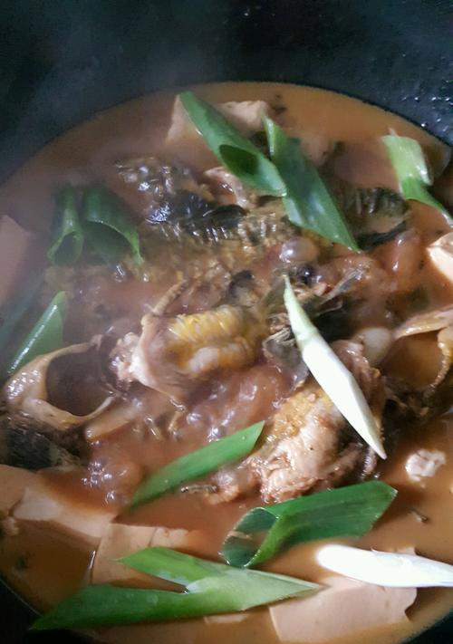 鱼炖豆腐怎么做才鲜美？步骤详解及常见问题解答？