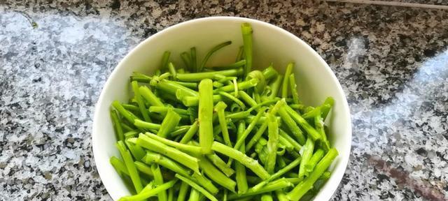 炒空心菜杆怎么做才好吃？步骤和技巧是什么？