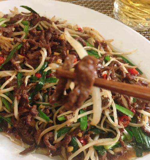 爆炒牛肉丝的做法是什么？如何快速掌握这道家常菜的技巧？  第3张
