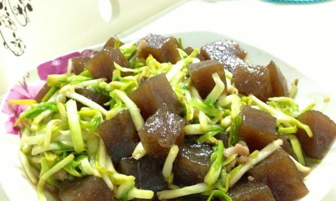 炒焖子的做法是什么？如何在家轻松制作美味的炒焖子？