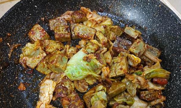 用孜然炒实蛋，口感香醇，色香味俱佳（打造美味的孜然炒实蛋）