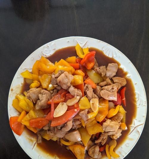 以彩椒蟠龙南茄为主材料的烹饪指南（打造一道美味的蟠龙南茄佳肴）