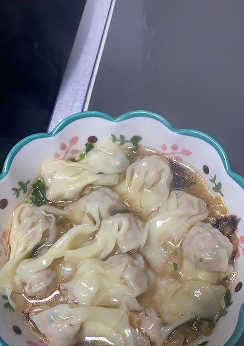 轻松在家做猪肉大葱馅馄饨（家庭版做法分享）